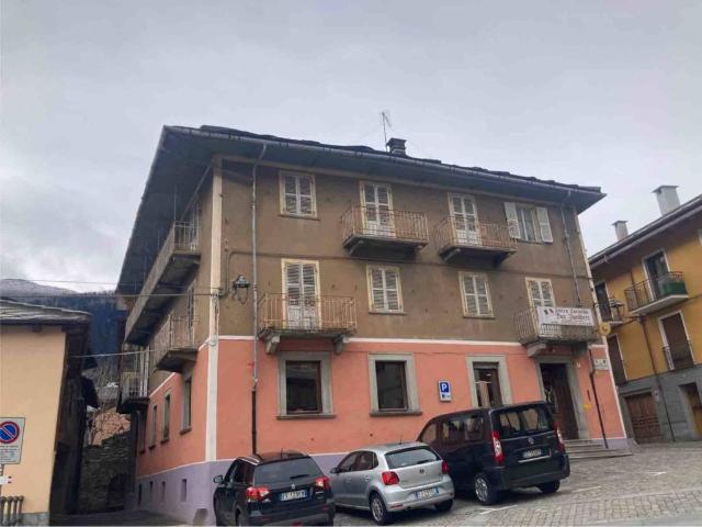 Palazzo / Stabile in vendita a Salbertrand TO