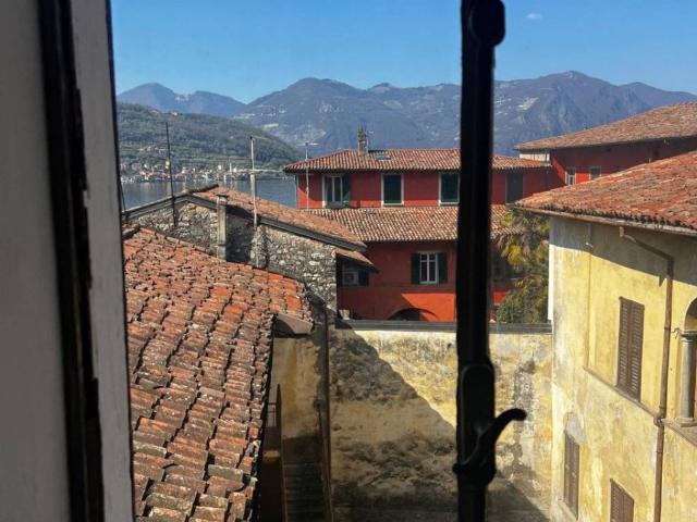 Palazzo / Stabile in vendita a Sale Marasino BS