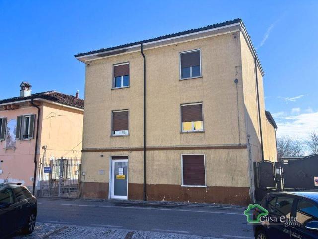 Palazzo / Stabile in vendita a Salerano sul Lambro LO