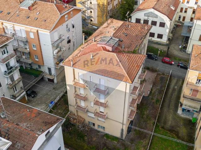 Palazzo / Stabile in vendita a Salsomaggiore Terme PR