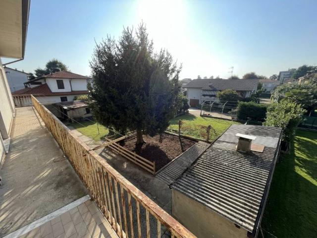 Palazzo / Stabile in vendita a Samarate VA