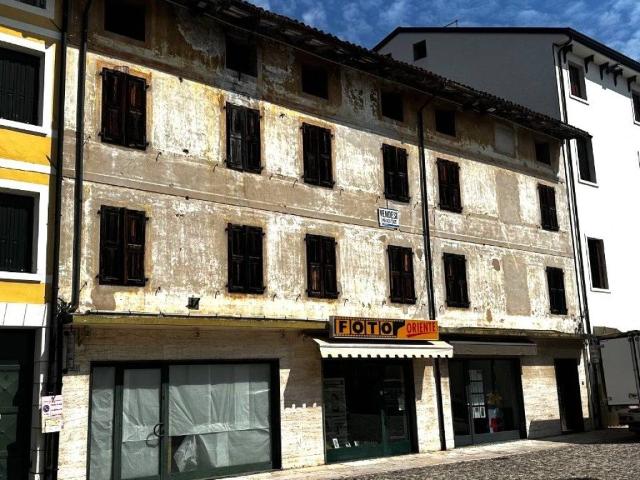 Palazzo / Stabile in vendita a San Vito al Tagliamento PN