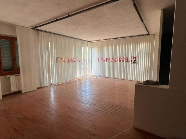 Palazzo / Stabile in vendita a San Casciano in Val di Pesa FI