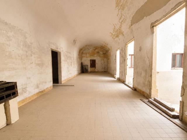 Palazzo / Stabile in vendita a San Cesario di Lecce LE