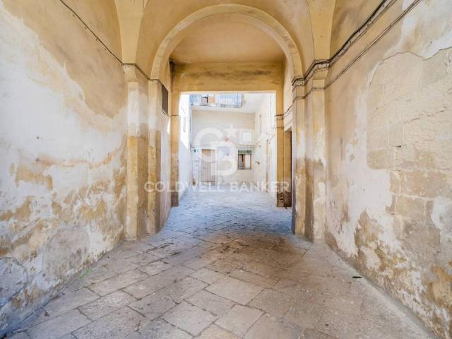 Palazzo / Stabile in vendita a San Cesario di Lecce LE