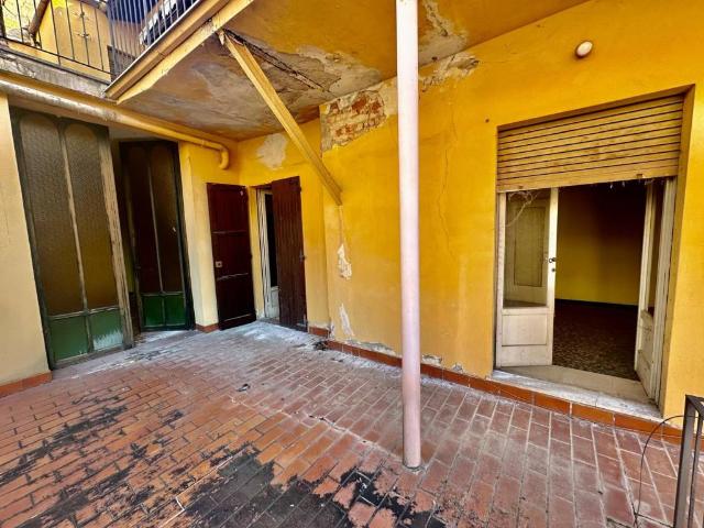 Palazzo / Stabile in vendita a San Colombano al Lambro MI