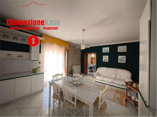 Palazzo / Stabile in vendita a San Felice a Cancello CE