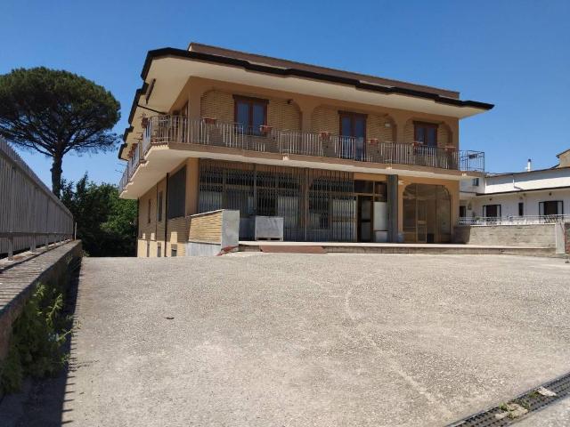 Palazzo / Stabile in vendita a San Felice a Cancello CE