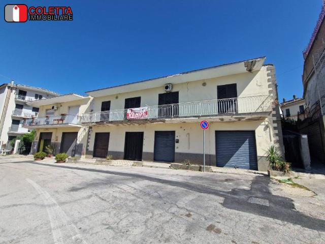 Palazzo / Stabile in vendita a San Felice a Cancello CE