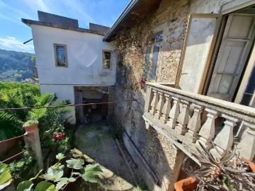 Palazzo / Stabile in vendita a San Floro CZ