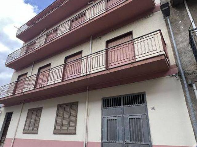 Palazzo / Stabile in vendita a San Fratello ME
