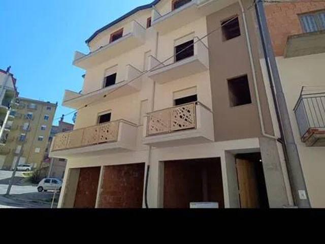 Palazzo / Stabile in vendita a San Giovanni in Fiore CS