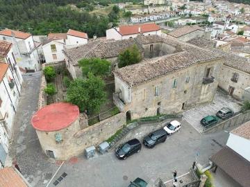 Palazzo / Stabile in vendita a San Giorgio Lucano MT