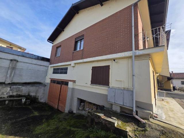 Palazzo / Stabile in vendita a San Giusto Canavese TO