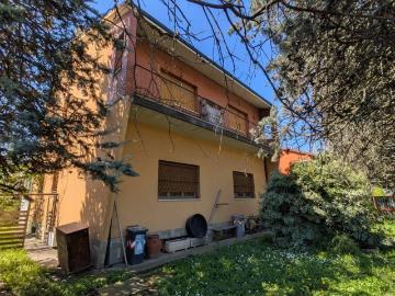 Palazzo / Stabile in vendita a San Lazzaro di Savena BO