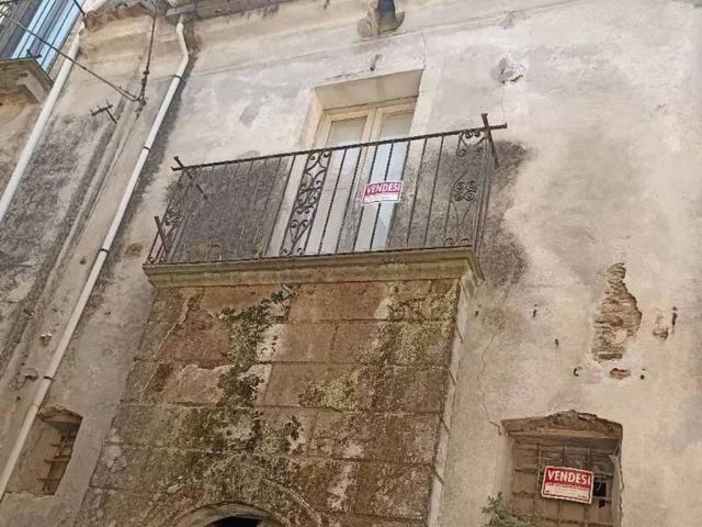 Palazzo / Stabile in vendita a San Mango d'Aquino CZ