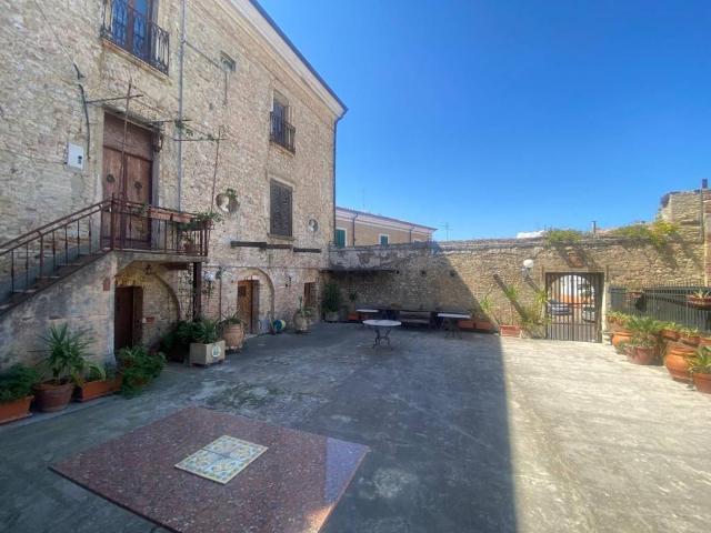 Palazzo / Stabile in vendita a San Martino in Pensilis CB