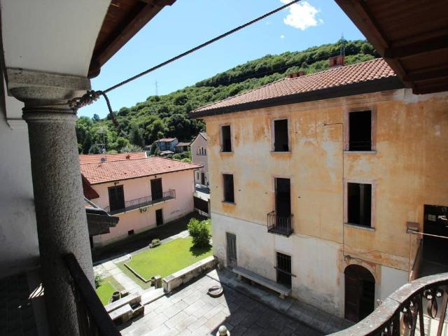 Palazzo / Stabile in vendita a San Maurizio d'Opaglio NO