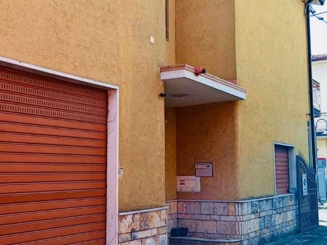 Palazzo / Stabile in vendita a San Michele di Serino AV