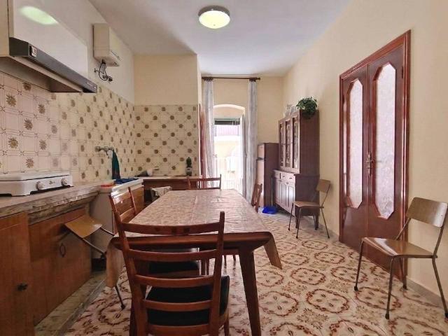 Palazzo / Stabile in vendita a San Nicandro Garganico FG