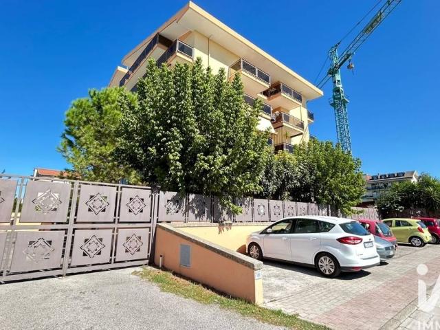 Palazzo / Stabile in vendita a San Nicola la Strada CE