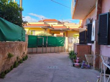 Palazzo / Stabile in vendita a San Nicola la Strada CE