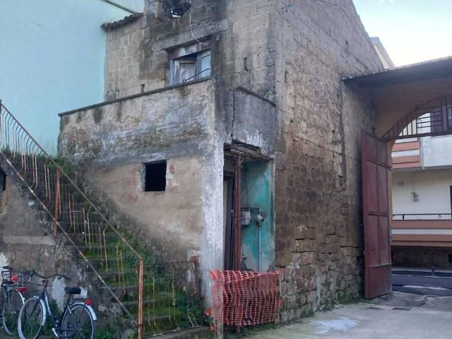 Palazzo / Stabile in vendita a San Nicola la Strada CE