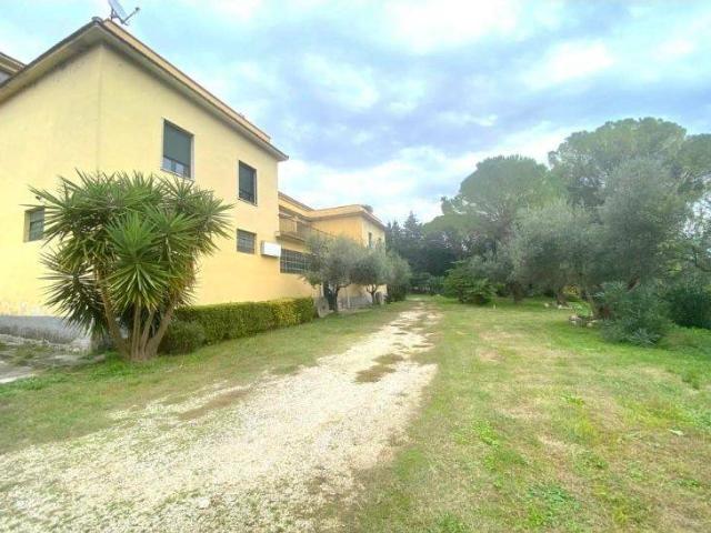 Palazzo / Stabile in vendita a San Pietro Infine CE