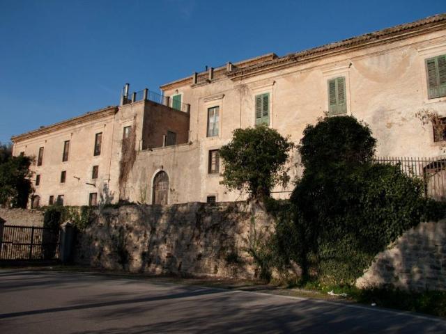 Palazzo / Stabile in vendita a San Piero Patti ME
