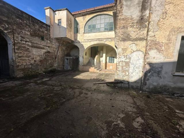 Palazzo / Stabile in vendita a San Prisco CE