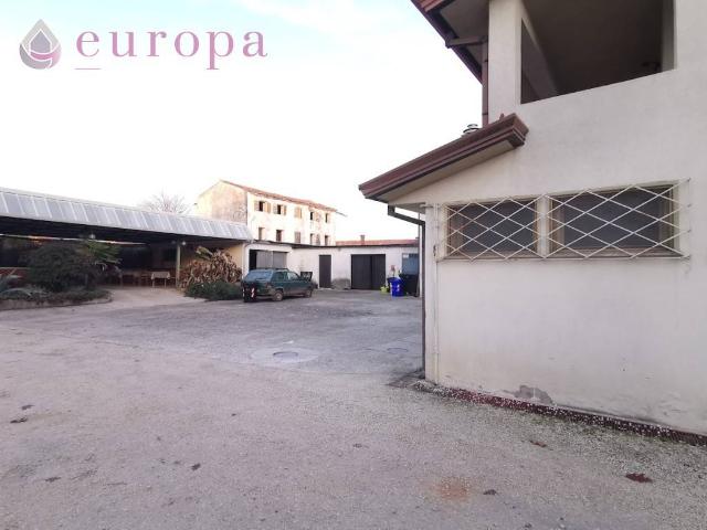 Palazzo / Stabile in vendita a San Quirino PN