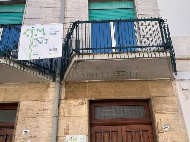 Palazzo / Stabile in vendita a Sannicandro di Bari BA