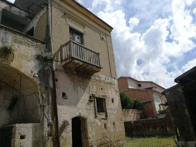 Palazzo / Stabile in vendita a Santa Maria a Vico CE