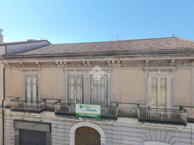 Palazzo / Stabile in vendita a Santa Maria a Vico CE