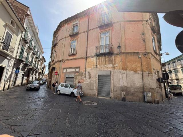 Palazzo / Stabile in vendita a Santa Maria Capua Vetere CE