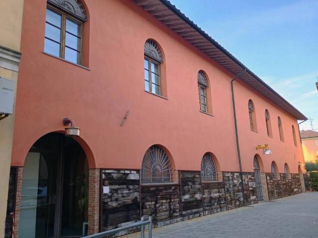 Palazzo / Stabile in vendita a Santa Croce sull'Arno PI