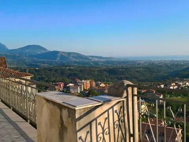 Palazzo / Stabile in vendita a Santa Domenica Talao CS