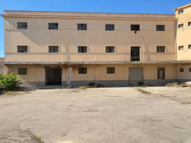 Palazzo / Stabile in vendita a Santa Flavia PA
