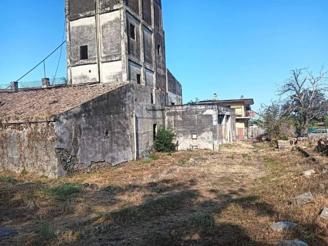 Palazzo / Stabile in vendita a Santa Venerina CT