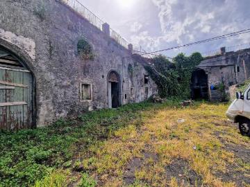 Palazzo / Stabile in vendita a Santa Venerina CT
