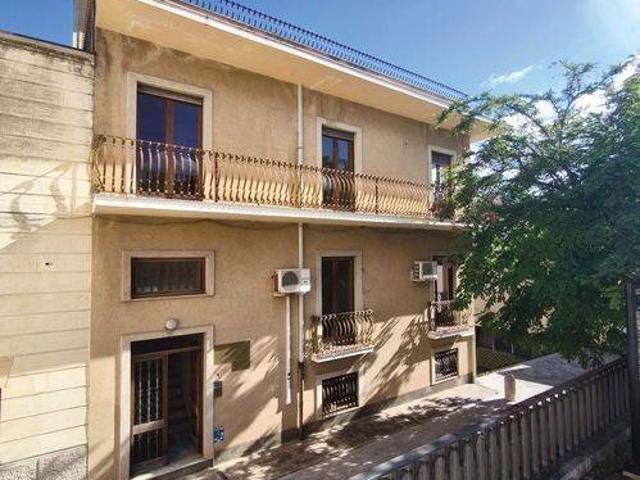 Palazzo / Stabile in vendita a Sant'Agata di Militello ME