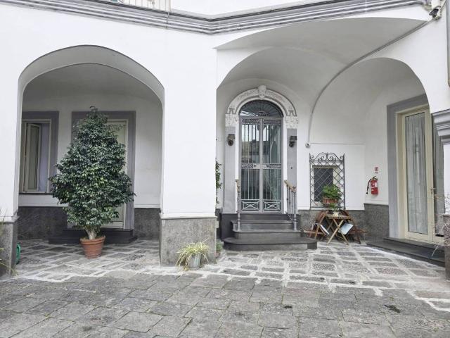 Palazzo / Stabile in vendita a Sant'Antimo NA