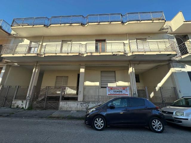 Palazzo / Stabile in vendita a Sant'Antimo NA