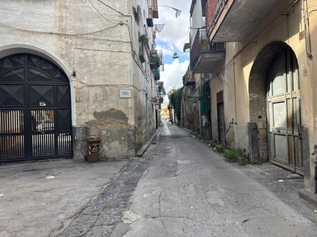 Palazzo / Stabile in vendita a Sant'Antimo NA