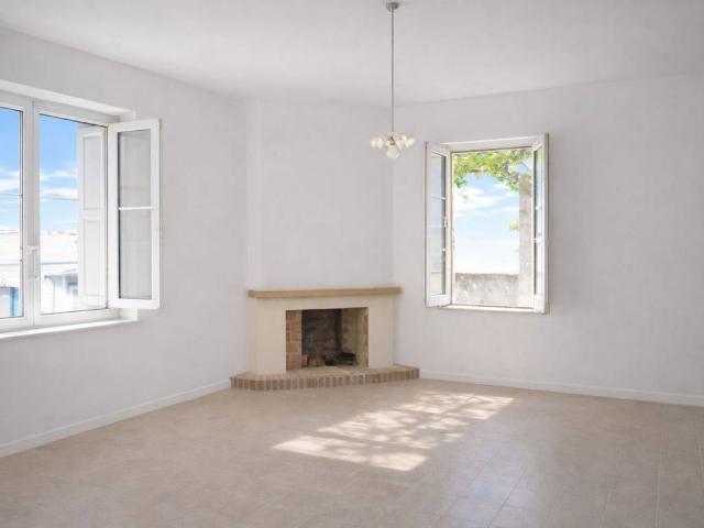Palazzo / Stabile in vendita a Santo Stefano in Aspromonte RC