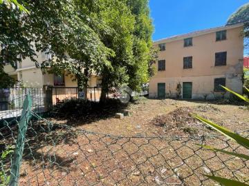 Palazzo / Stabile in vendita a Sant'Olcese GE
