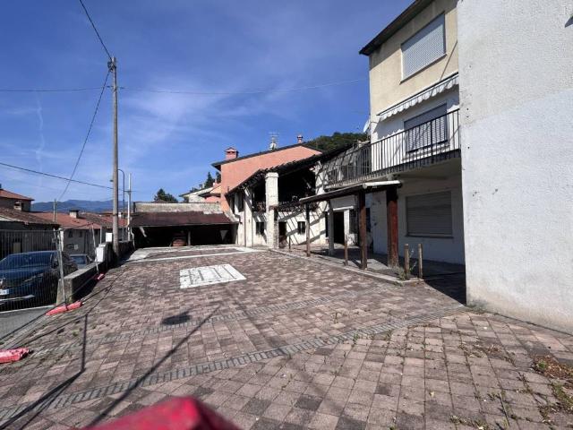 Palazzo / Stabile in vendita a Santorso VI