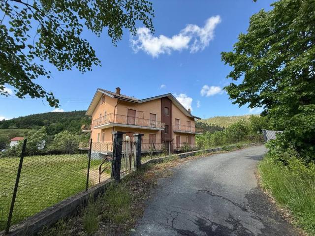Palazzo / Stabile in vendita a Sassello SV