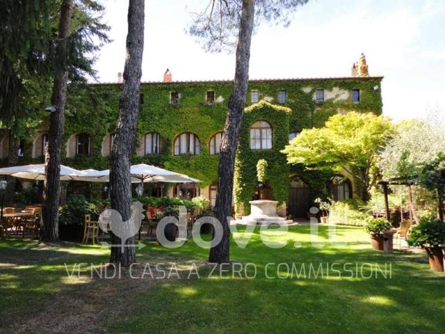 Palazzo / Stabile in vendita a Sarteano SI