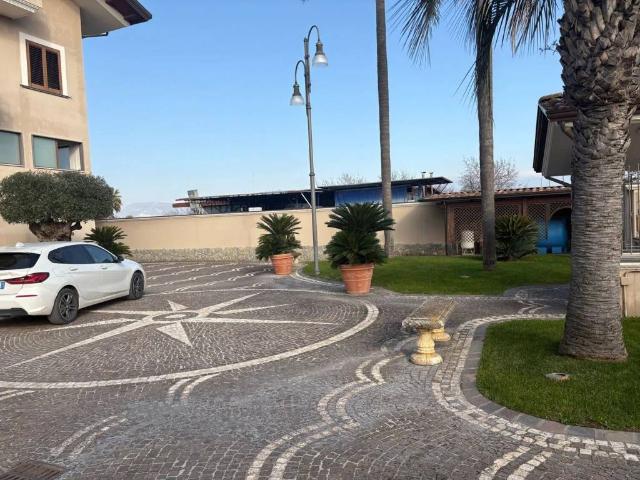 Palazzo / Stabile in vendita a Saviano NA